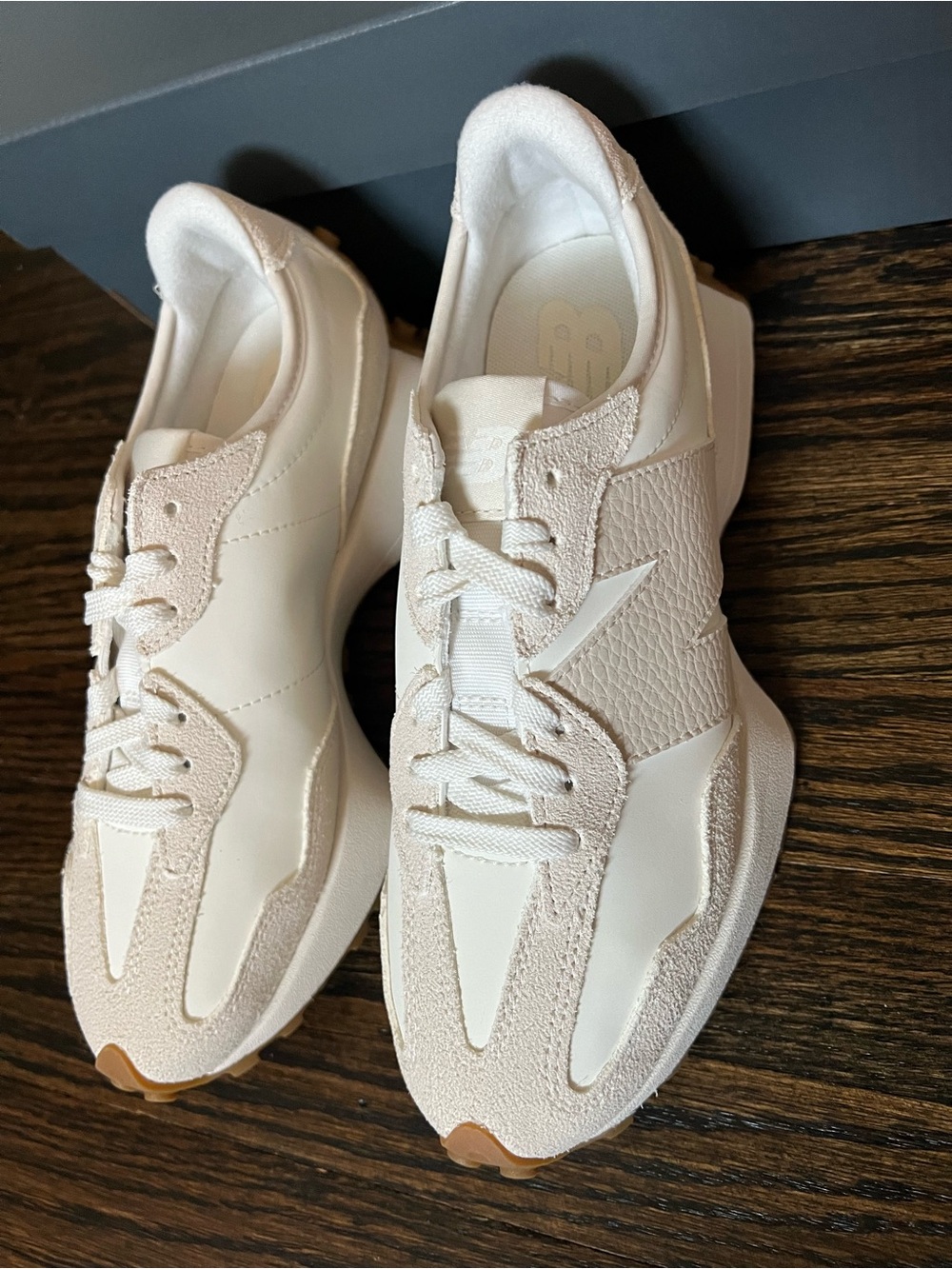 New Balance 327 Beige White Suede Leather Sneakers NIB Women’s Size 7 - Picture 10 of 14